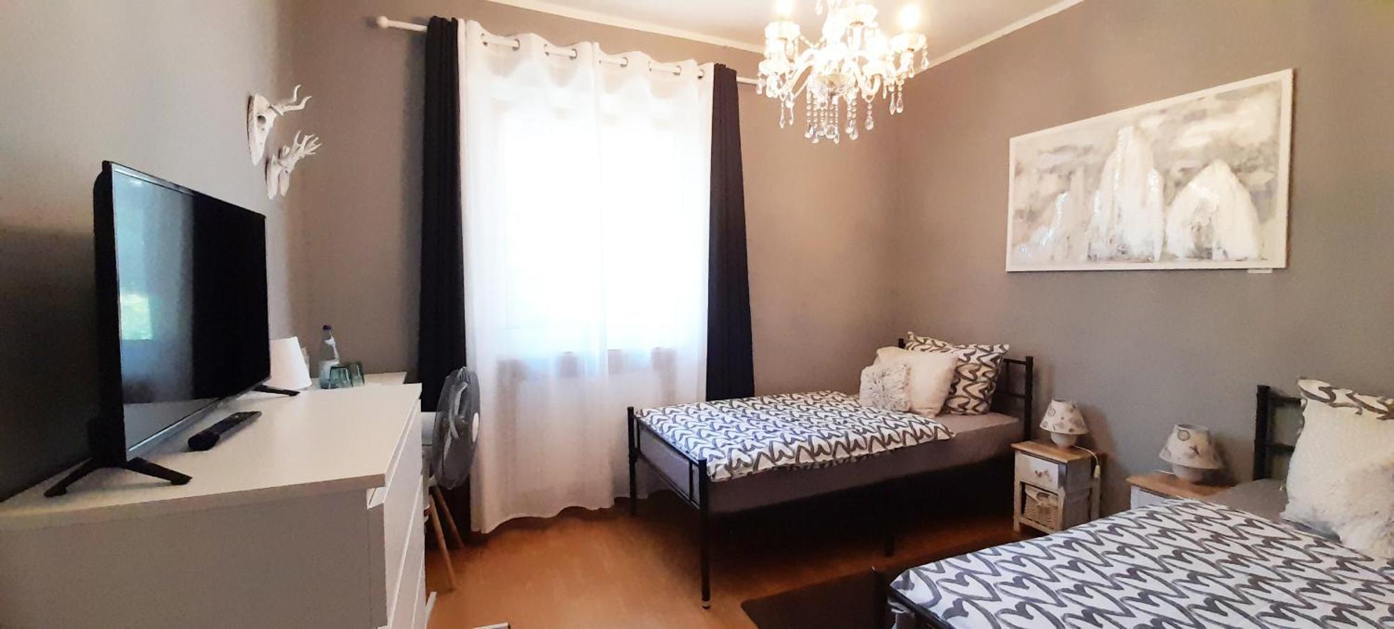 Home Suite Home 2*
